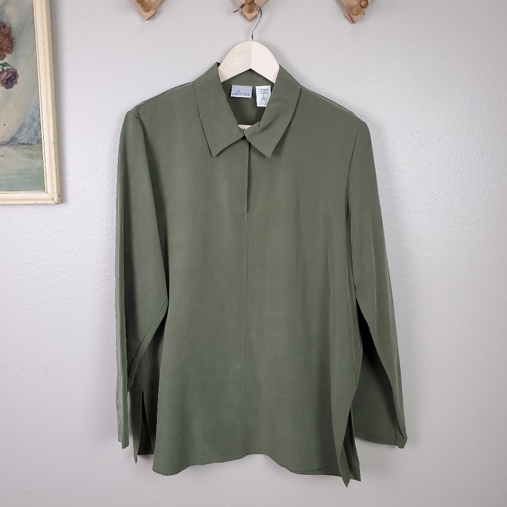 90s olive green minimal point collar blouse